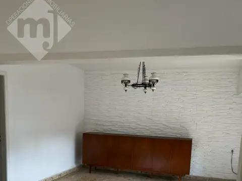 Depto Tipo Casa 4 ambientes con 2 baños