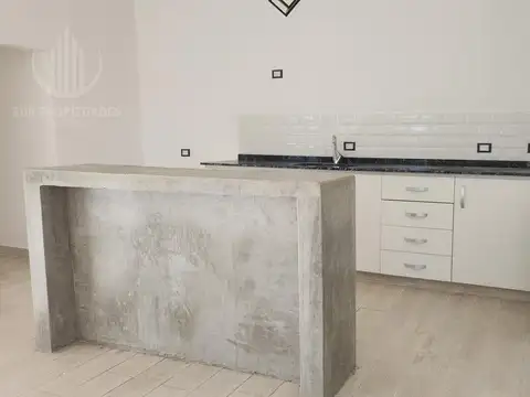 Casa en Venta con 4 cocheras