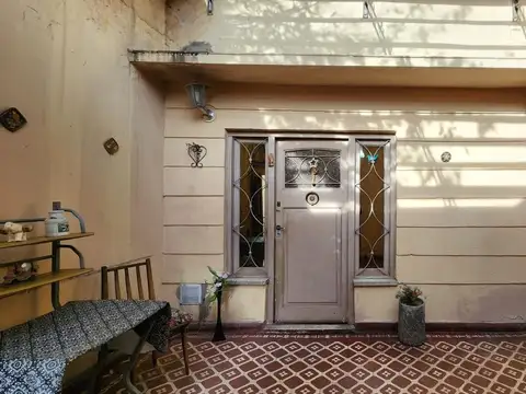 PH tipo casa 3 amb c/ 2 patios, terraza y quincho