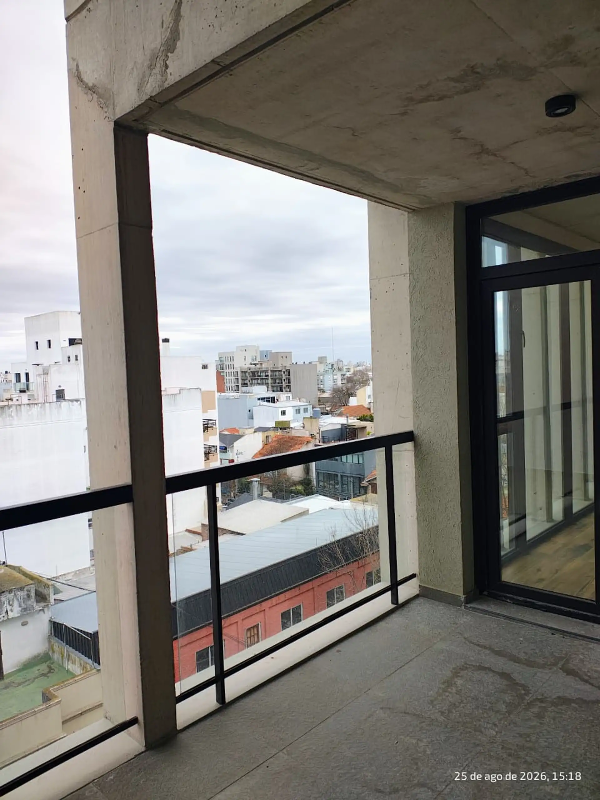 Depto 2 amb a estrenar con cochera en alquiler – Zona Aldrey