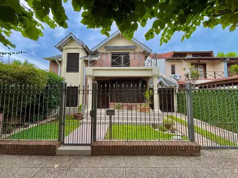 Venta casa 4 amb. Hurlingham Villa Club