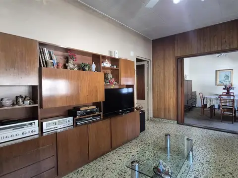 Depto Tipo Casa 4 ambientes con 2 baños
