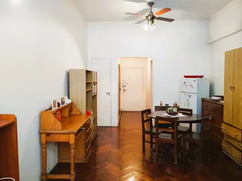 Venta Departamento 2 amb  Balvanera Frente Patio