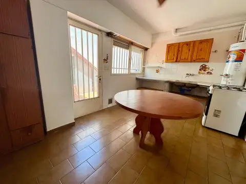 Casa en Alquiler con 1 cochera