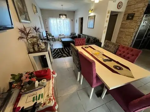 Casa 4 ambientes con 3 baños