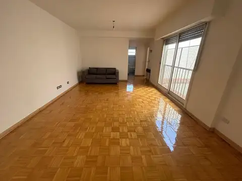 Jose Maria Moreno Av. 700, Piso 8