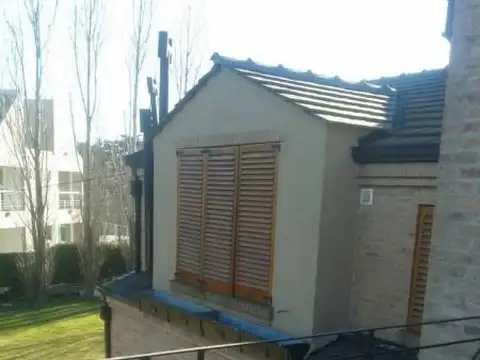 Casa en Venta en Barrio Parque Leloir, USD 500.000