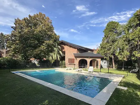 Casa 5 ambientes con 2 baños