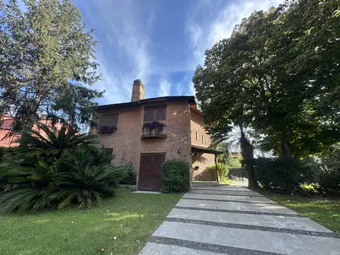 Vendo Precioso Chalet en el Club Privado Loma Verde