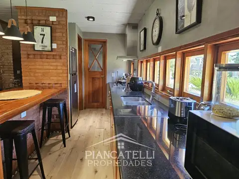 VENTA DE CASA EN BANCO PROVINCIA SOBRE 3 LOTES UNIFICADOS