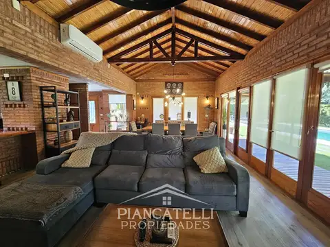 Casa en Venta con 1 cochera