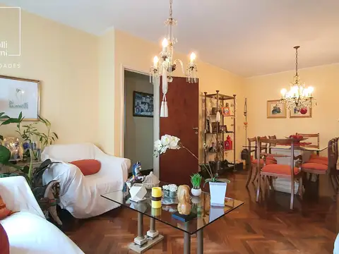 Departamento en Venta con 3 cocheras