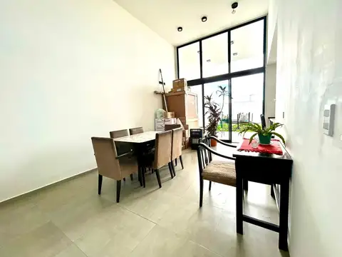 DUPLEX TRES DORMITORIOS CUESTA DE MANANTIALES
