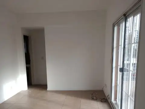 2 amb Fte Balcón M/Lum en esquina