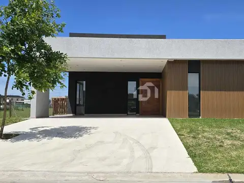 Casa  en Venta en Santa Lucia, Pilar del Este, Pilar