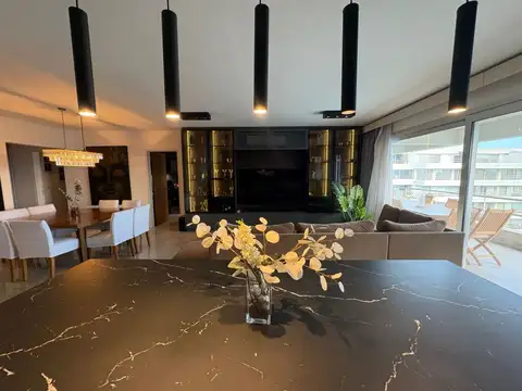 Departamento en Alquiler con 1 cocheras