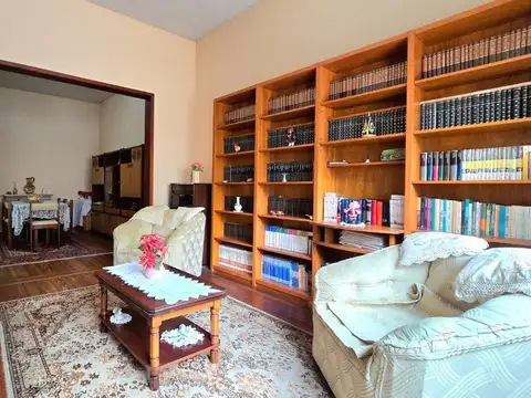 VENTA CASA 4 AMBIENTES QUINCHO TERRAZA FLORESTA