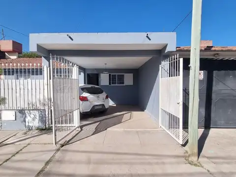 Zona Sur. Barrio Los Lapachos. Mza 476C. Casa 100