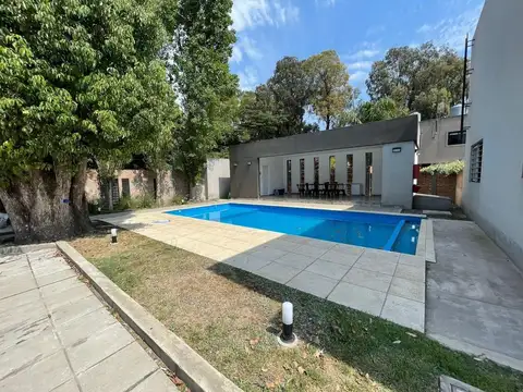 Dúplex 3 ambientes en venta en Villa Udaondo con amenities