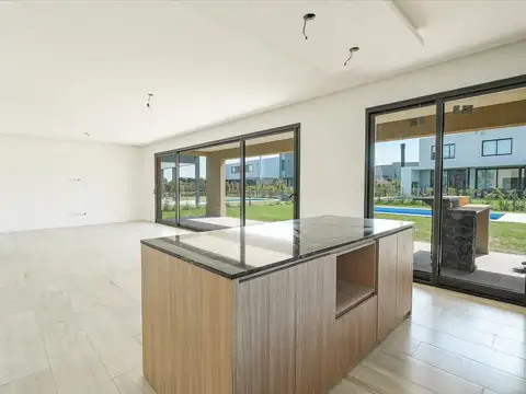 VENTA CASA 5 AMB Y 1/2 PUERTO ACACIAS NORDELTA II