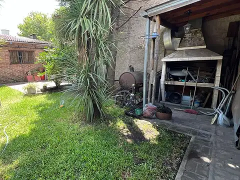 Casa en Venta con 4 cocheras