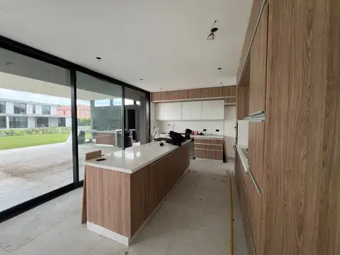 Casa en Alquiler 1 año