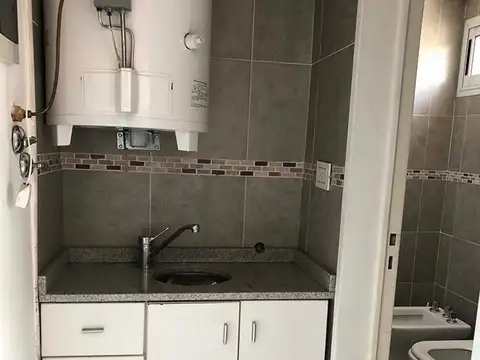 Oficina en Alquiler en Adrogue, $ 400.000
