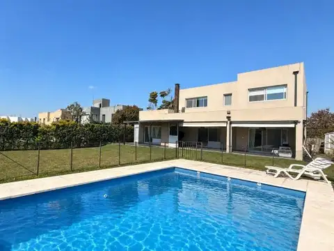 ALQUILER ANUAL CASA - SANTA GUADALUPE, PILAR DEL ESTE