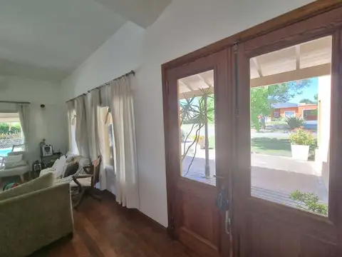 VENTA CASA 4 AMBIENTES PISCINA ARROYO DULCE LUJAN