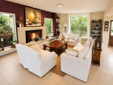 Casa 6 ambientes con 3 baños