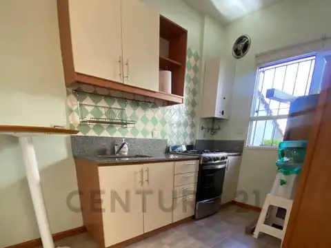 Juana Azurduy 3000, Piso 0