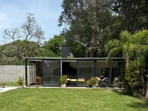 Casa 2 ambientes con 2 baños