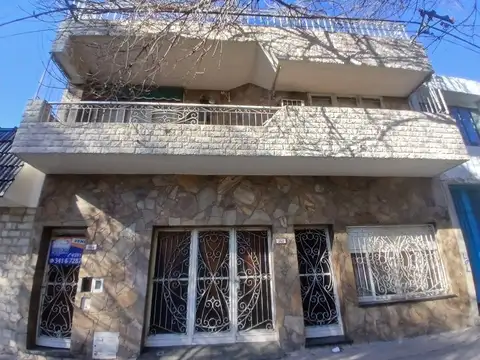 Casa de  3 Dormitorios Barrio industrial