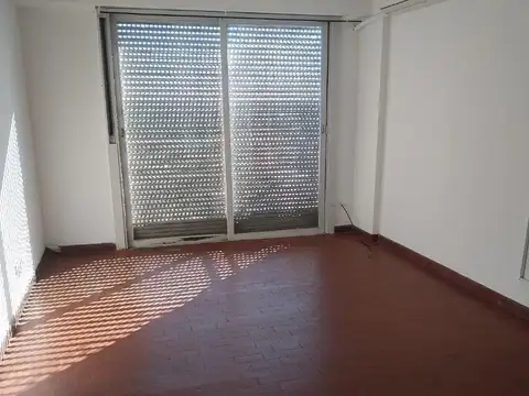 DEPARTAMENTO MONOAMBIENTE UBICADO EN RAMOS MEJIA