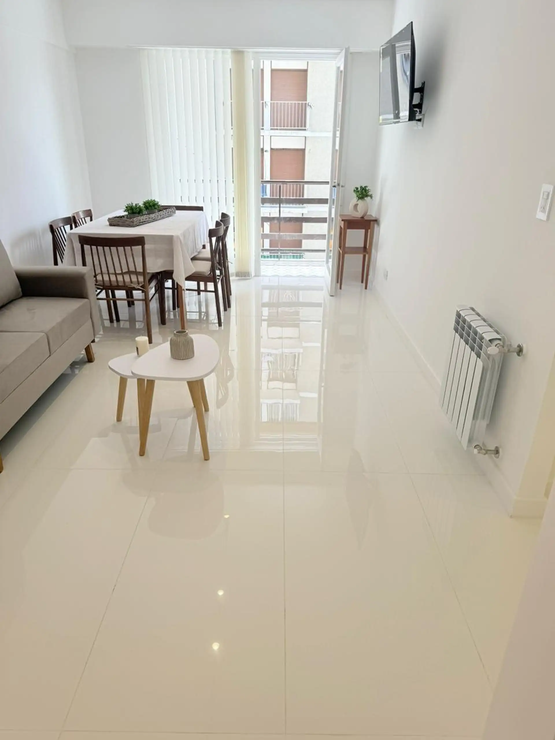 Depto 3 amb reciclado, 70m² con balcón — Santiago del Estero 1500