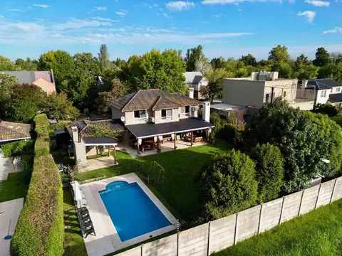 Casa 5 ambientes con 3 baños