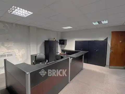 OFICINA EN AV. CORRIENTES AL 3100 - FRENTE 59 M2 BAULERA TODO SOL