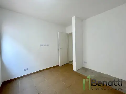 Dpto de 3 amb. interno con terraza propia. SIN EXPENSAS