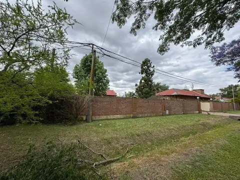 Casa en Venta con 4 cocheras