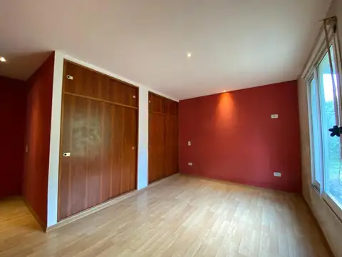 CASA 6 AMBIENTES VENTA PALOMAR MULTIFAMILIAR