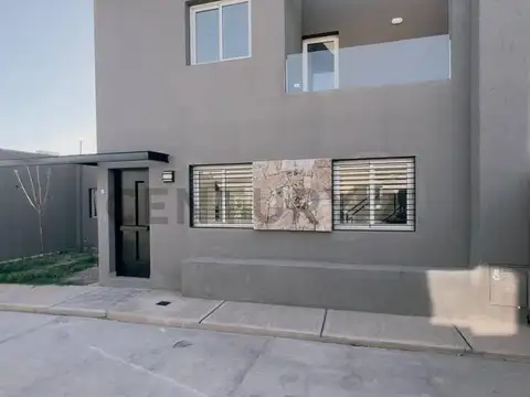 Casa en Alquiler de 3 dormitorios