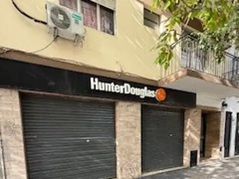 LOCAL DE 56 M2, 7 MTS DE FRENTE, KITCHINET, PRIVADO, PATIO, ! IDEAL SERVICIOS !