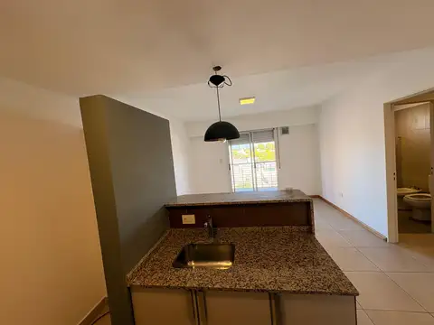 Departamento en Alquiler en Abasto, $ 600.000