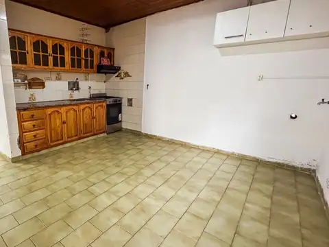 Casa 2 ambientes con 1 baño