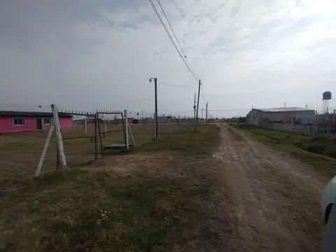 EN VENTA!! VALORES EN PESOS $$$!! Lote en Domselaar este