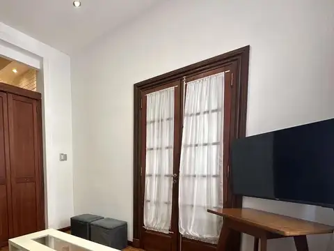 CASA 4 AMBIENTES AMOBLADO. ALQUILER SIN EXPENSAS. CABALLITO. TERRAZA, QUINCHO