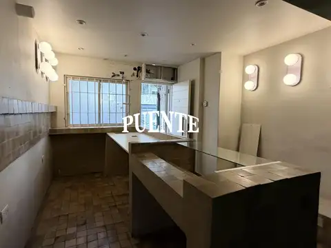 Local en Alquiler en Lomas de Zamora, $ 500.000