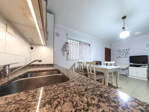 Depto Tipo Casa en Venta de 5 ambientes