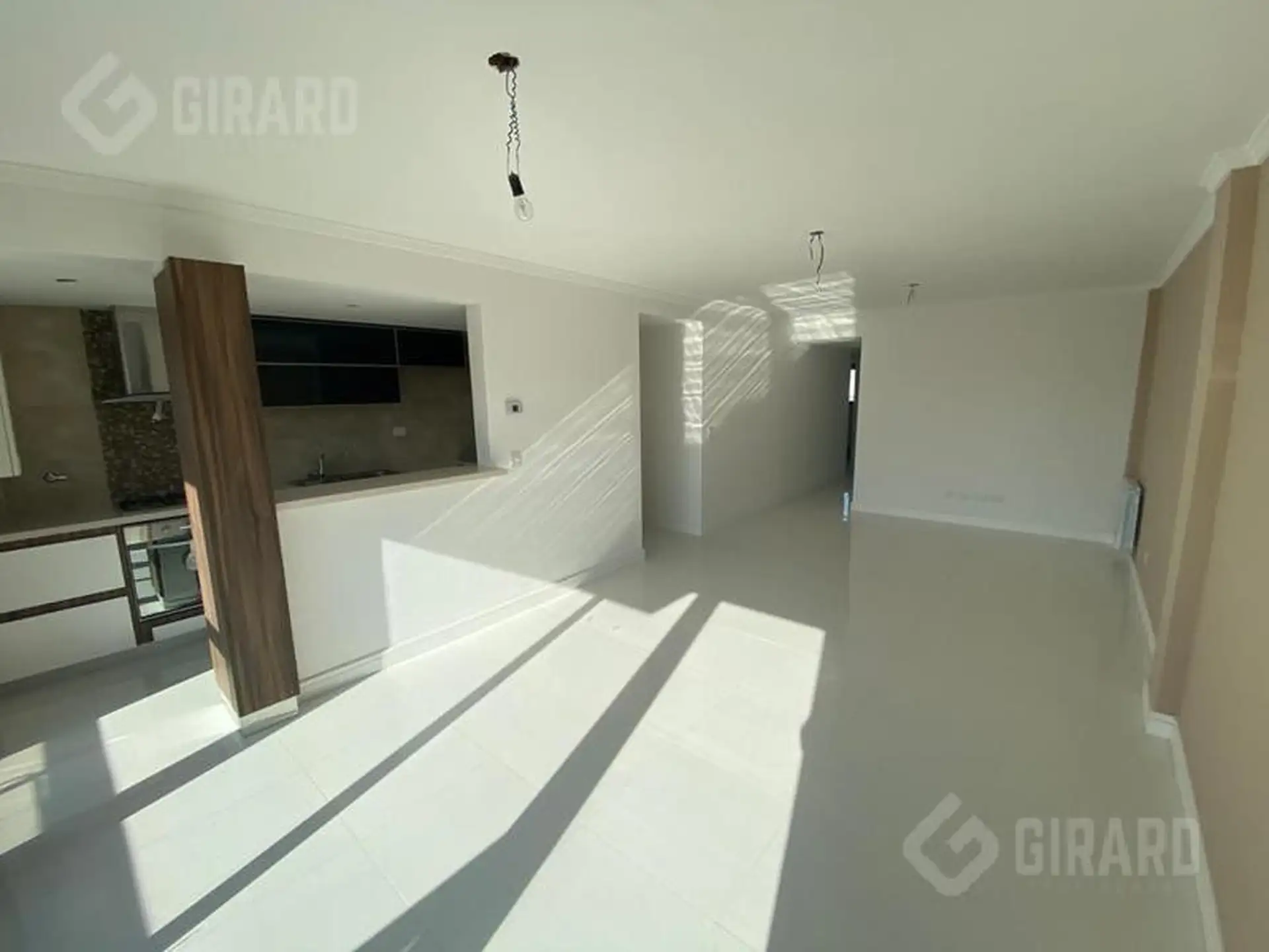 Moderno departamento en venta, zona Plaza Mitre.