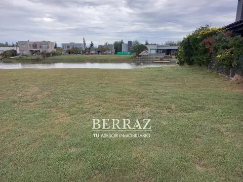 Lote venta de 650 m2 a la laguna en Santa Isabel Etapa I Escobar